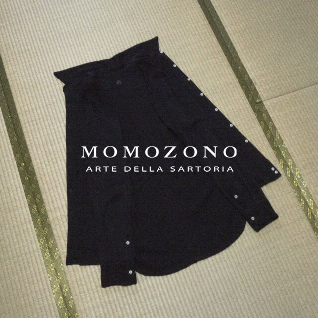 ブラック紋付き花柄シャツ、シルクアンティーク着物リメイク MOMOZONO