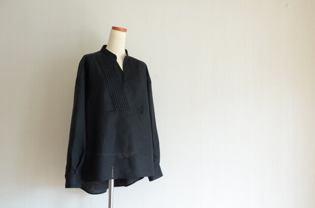 リネンのピンタックプルオーバーブラウス リネン100% ブラック iichi 日々の暮らしを心地よくするハンドメイドやアンティークの