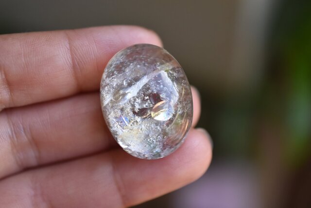 ホワイトガーデン　インクォーツ 虹と貫入☆ホワイトガーデンクォーツs971 | iichi 日々の暮らしを