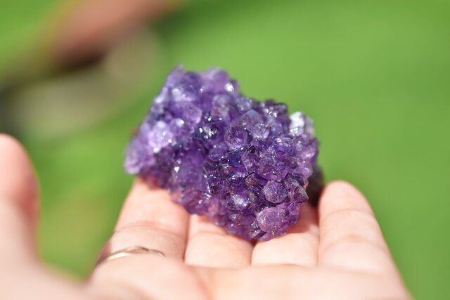 アメジスト原石　1,460g Ｈ135cm 小さな流星☆アメジスト原石s976 | iichi 日々の暮らしを心地よくする