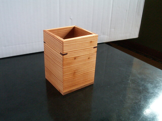 ○屋久杉 無垢材のペンスタンド K154 | iichi 日々の暮らしを心地よく