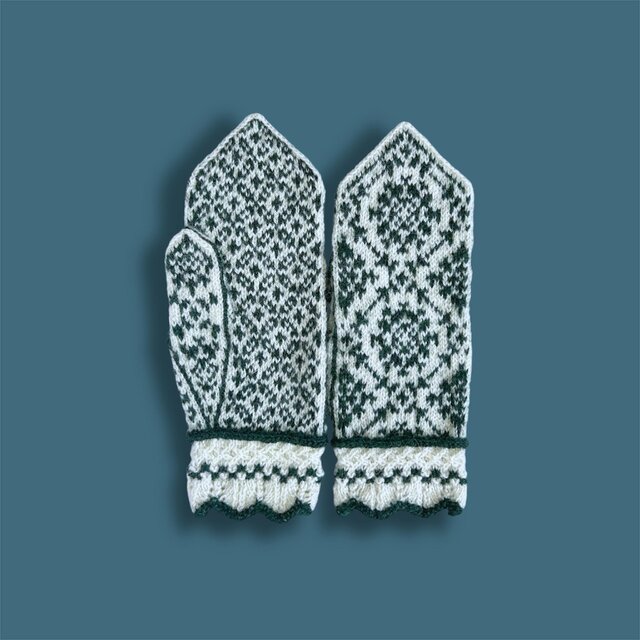 北欧から発送 / ミトン / Stjärnor(白×ダークグリーン)