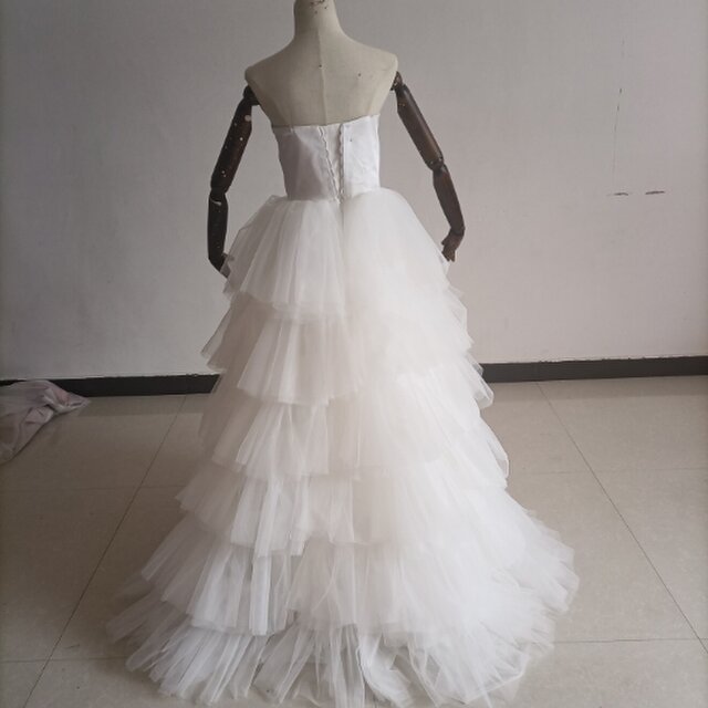 上品！フランス風ウエディングドレス ホワイト 上品透け袖 柔らかく重ねたチュールスカート 花嫁/ウェディングドレス/結婚式