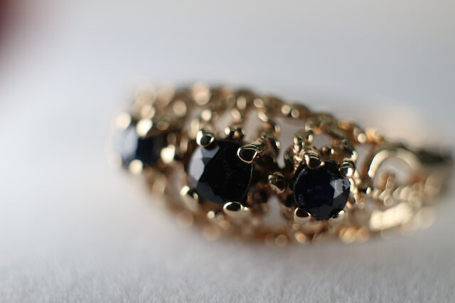 絶品 英国 ビンテージ レディース ゴールド 指輪 サファイア 375 J136 傑作 ゴールド 英国 サファイア ビンテージ ヴィンテージ 指輪 リング