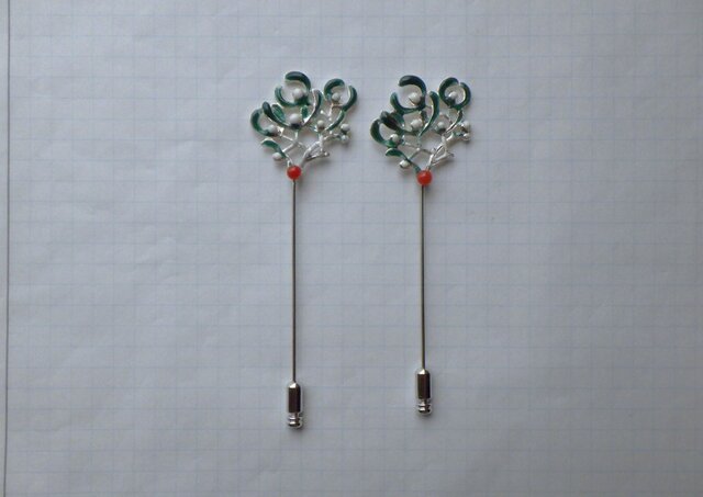 SVヤドリギのピンブローチ | iichi 日々の暮らしを心地よくする