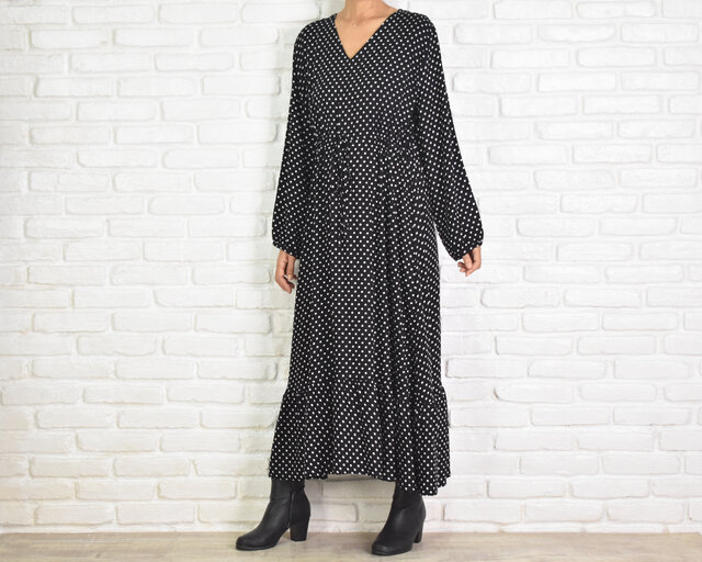 Ballets 黒・白ドット 長袖ワンピース 大きいサイズ】ドット柄Vネック長袖ワンピース ブラック 水玉 | iichi