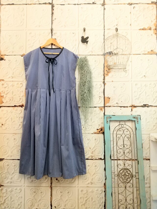 コットンストライププリーツワンピース