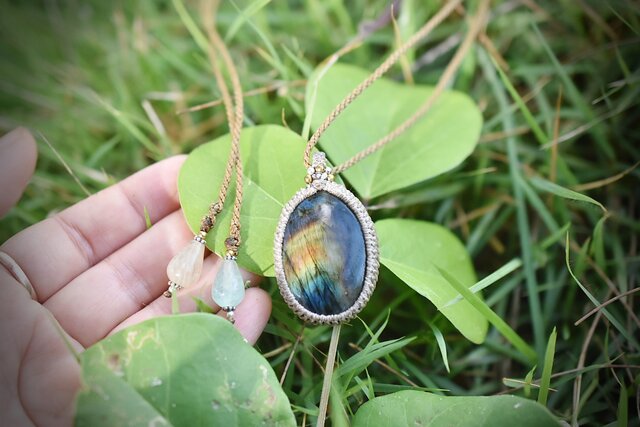 黄金マルチカラー☆ラブラドライト マクラメネックレス1237 | iichi