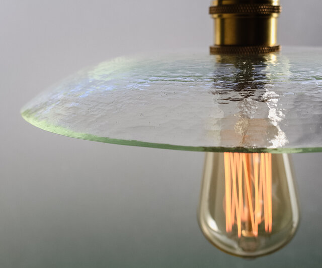 リサイクルガラスシェードのペンダントライト | iichi 日々の暮らしを