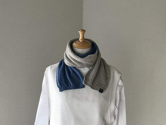 しとふわ カシミヤシルクのBi-colorメッシュ筒マフラー ブルー