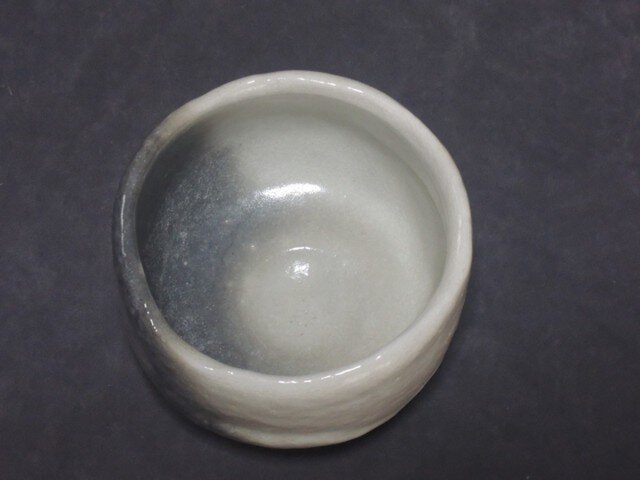 窯変異形白斑釉茶碗
