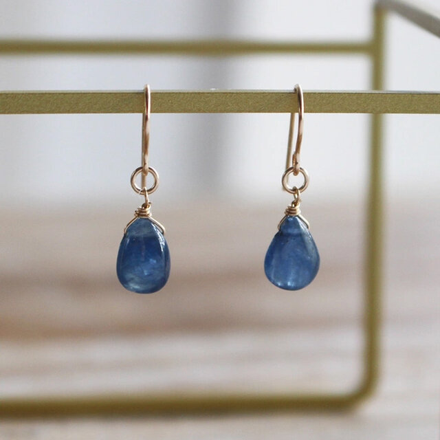 ✨9月誕生石✨ ブルーサファイア＜プレーン＞のピアス（K14GF）