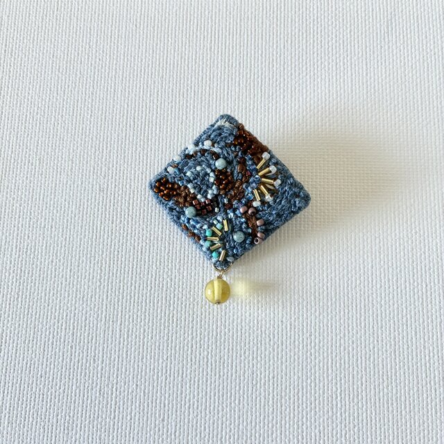blue amulet 
