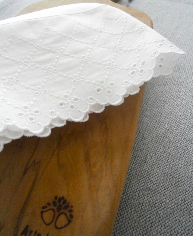 cutwork刺繍×linen クロス