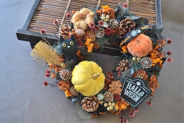 じむらむばーぼん　クロ魔女猫　＋　白かぼちゃ 黒猫とかぼちゃのハロウィンwreath | iichi 日々の暮らしを