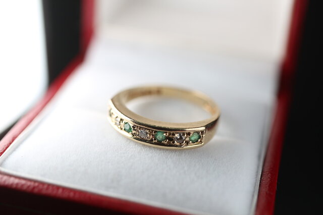 絶品 英国 ビンテージ レディース ゴールド 指輪 エメラルド 375 J149 傑作 ゴールド 英国 1992年 ビンテージ エメラルド ヴィンテージ 指輪