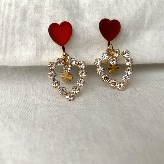 赤いハートのイヤリング：Vintage crystal heart. | iichi 日々の