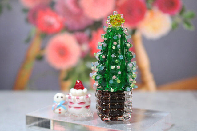 ガラスのクリスマスツリーとケーキ＆雪だるま | iichi 日々の暮らしを