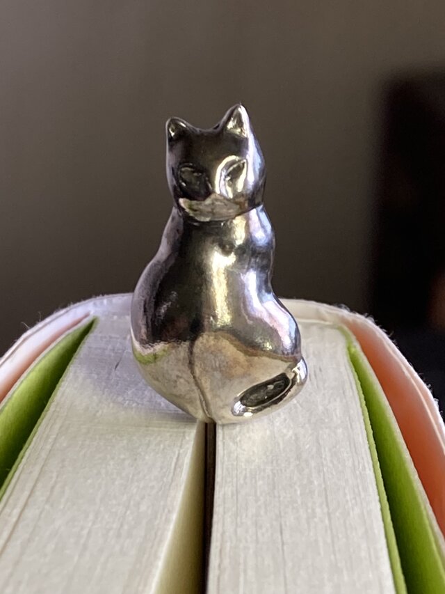 ネコ　シルバーブックマーク