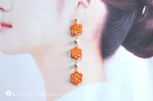 受注製作】タティングレースのお花とチェコビーズのピアス〈紅葉