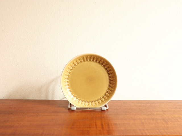 クイストゴー／レリーフ ケーキプレート A | iichi 日々の暮らしを