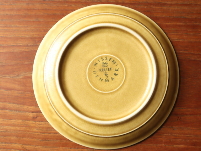 クイストゴー／レリーフ ケーキプレート A | iichi 日々の暮らしを