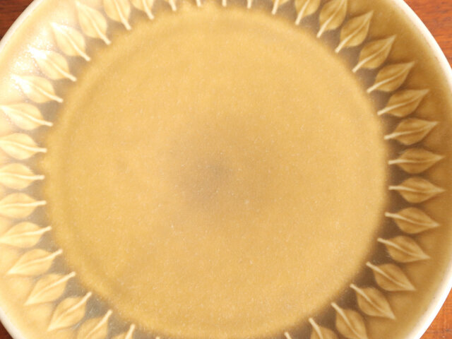 クイストゴー／レリーフ ケーキプレート B | iichi 日々の暮らし