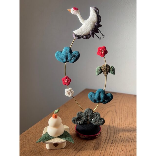 正月飾り【鶴松竹梅】正絹 置物 季節の飾り 立体押し絵 正絹縮緬