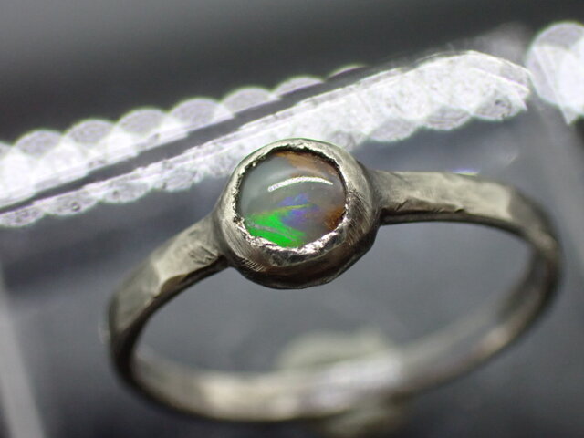 オパール好きのこだわりオパール】ウッドオパール・シルバーリング【光