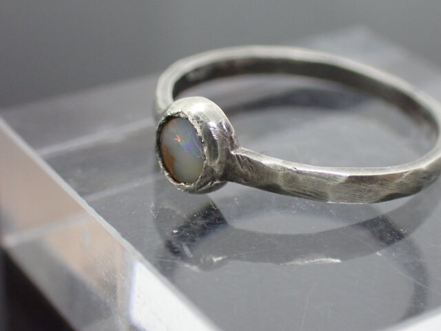 ハンドメイド　シルバー925 シルバーリング　ボルダーオパール　ウッドオパール？ オパール好きのこだわりオパール】ウッドオパール・シルバーリング【光