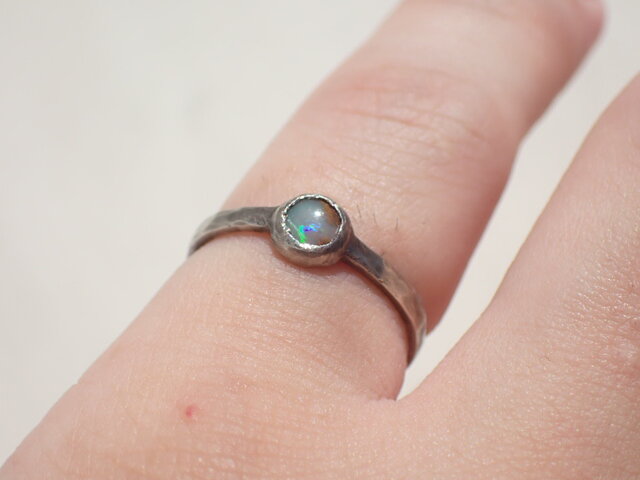 ハンドメイド　シルバー925 シルバーリング　ボルダーオパール　ウッドオパール？ オパール好きのこだわりオパール】ウッドオパール・シルバーリング【光
