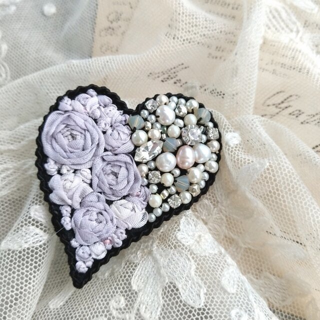 薔薇*リボン刺繍*ビーズ*淡水パール*ハート*ブローチ*ライラック