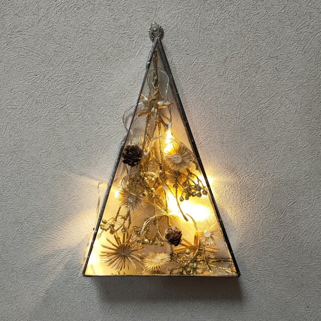 クリスマスツリーの壁飾り