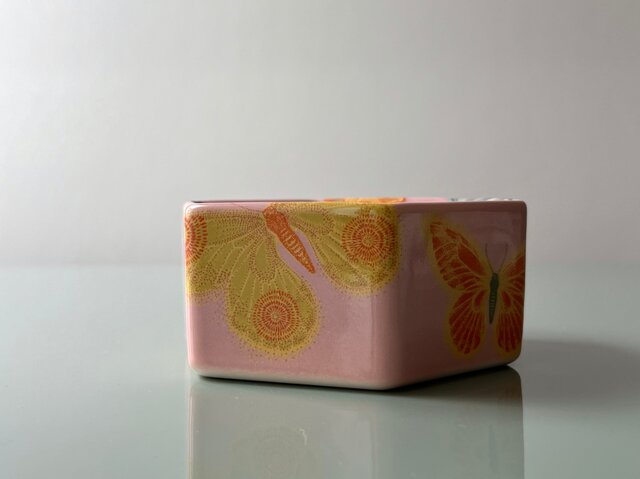 Heini Riitahuhta】 ヘキサゴンディッシュ バタフライ/サーモン