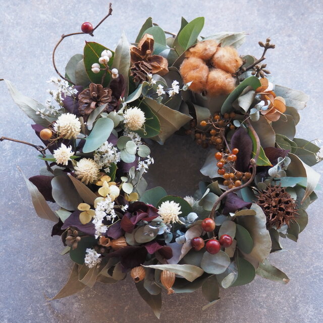 秋の森　ドライフラワーリース 深まる秋の森のリース ドライフラワー 秋リースシダーローズと赤リンゴの