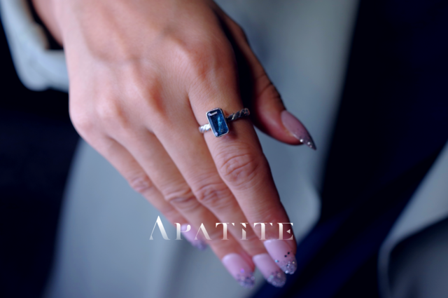 New Arrival☆新作☆『ネオンブルーアパタイト』☆天然石リング