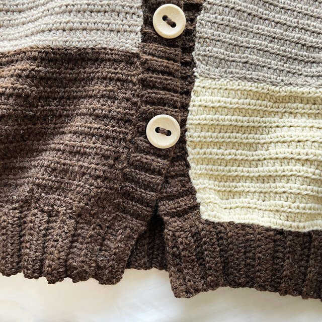 天然ウール・手編みパッチワークカーディガン・羊のナチュラルカラー