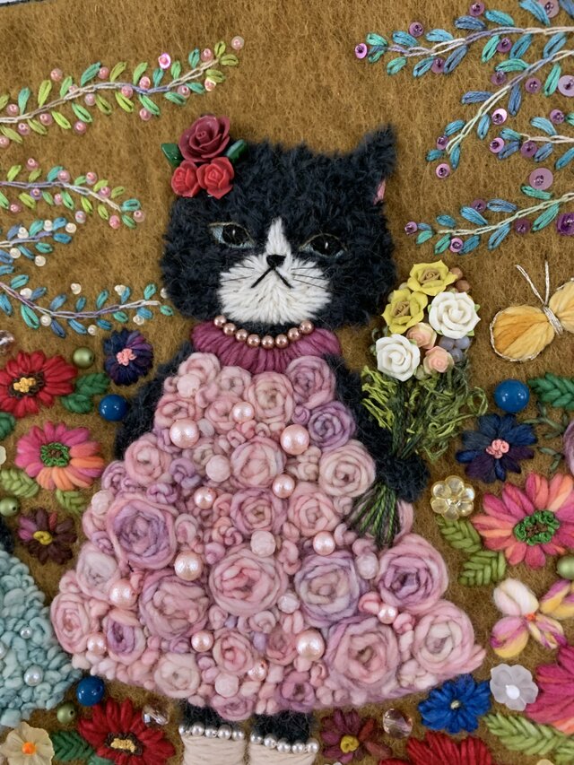 パッチンピンkana№265 うさぎちゃんの野ばら刺繍パッチンピン   ハンドメイド フェルト 刺繍