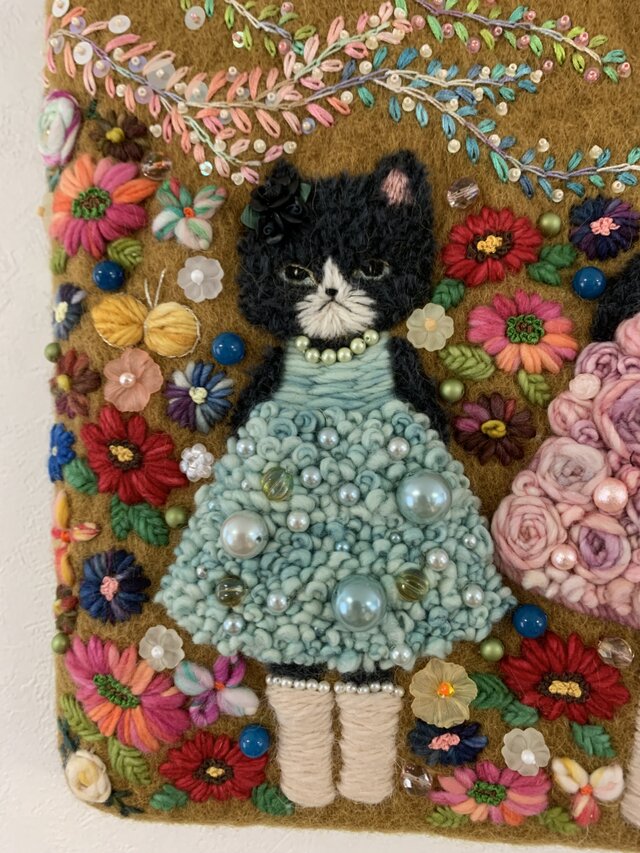 安いそれに目立つ お花と猫さん刺繍 羊毛フェルト生地のバッグ shinei-sw.jp