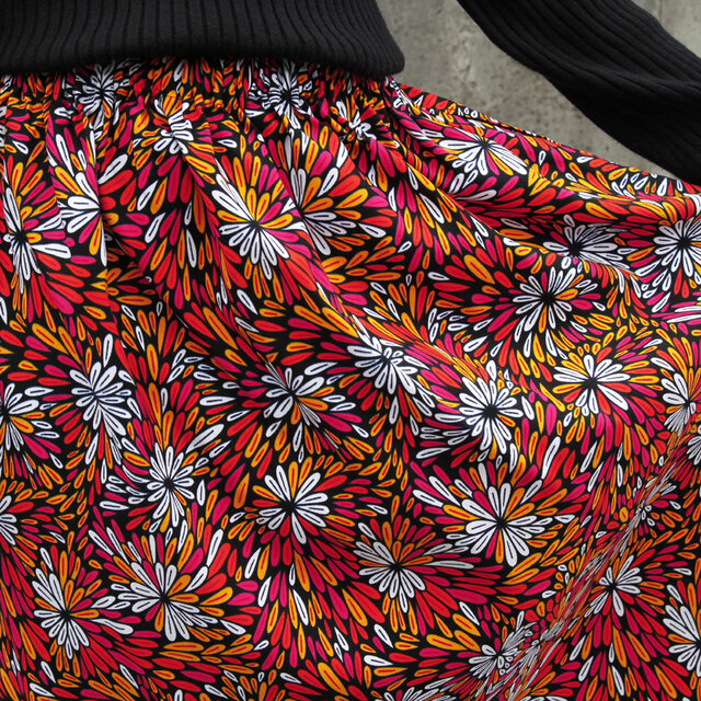 アフリカ布のロングスカート（ フラワー ）サイドポケット付き！ アフリカンプリント アフリカンファブリック