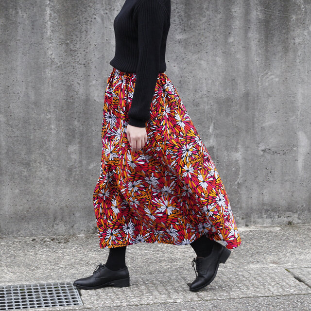 アフリカ布のロングスカート（ フラワー ）サイドポケット付き