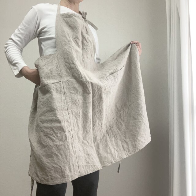 ベルギーリネンの魅力を纏う - ワークエプロン 程よい厚みの25番手