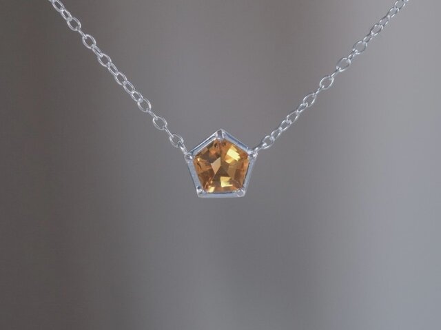 11月の誕生石 Citrine fimmhyrningur necklace シトリン五角形