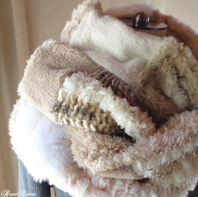 絵画なパッチワーク♥手編み+♥エクリュ♥ふわふわエコファー♥ボリュームスヌード 絵画なパッチワーク♥手編み+♥エクリュ ふわふわモコモコに包まれる