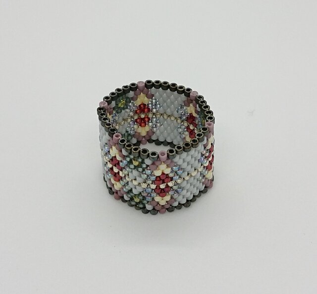 ビーズ　指輪他　ハンドメイド ハンドメイド】ビーズリングの作り方 ビーズステッチ（ペヨーテ