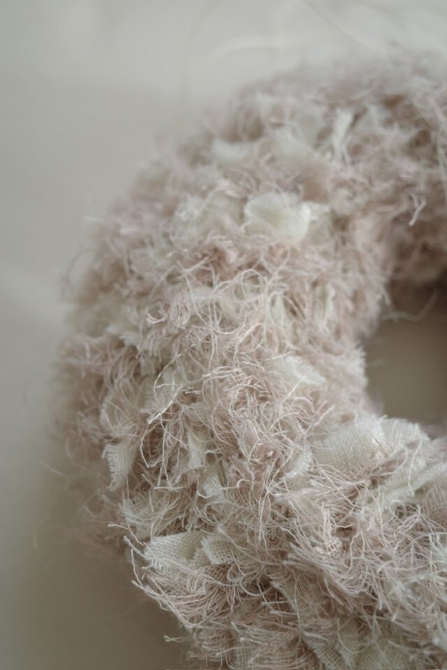 リネンリース・ピンクベージュ iichi 日々の暮らしを心地よくするハンドメイドやアンティークのマーケットプレイス