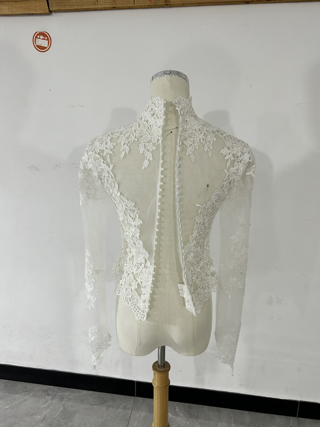 上品！有品位 可憐な花刺繍のトップス 純白 花嫁/ウェディングドレス 
