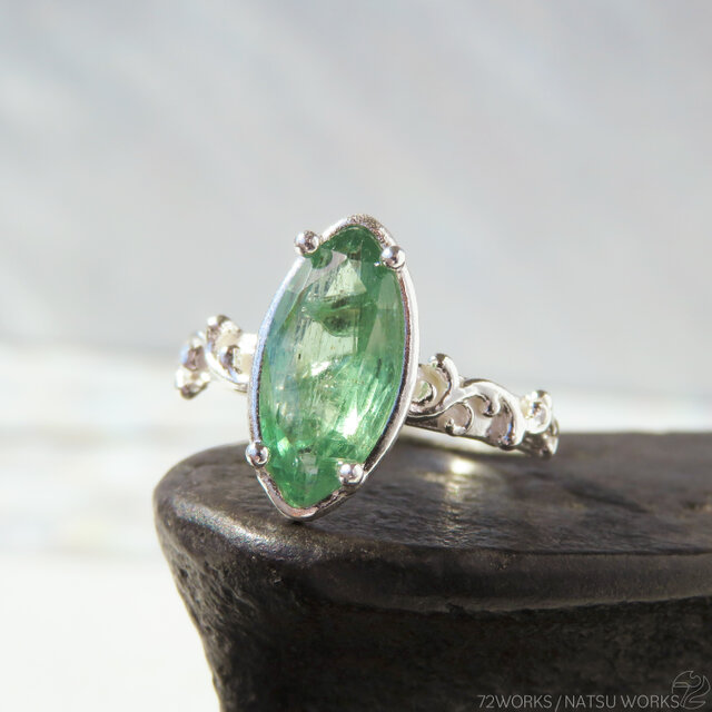 グリーンカイヤナイト リング / Green Kyanite Ring () | iichi 日々の