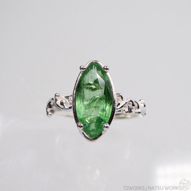 グリーンカイヤナイト リング / Green Kyanite Ring () | iichi 日々の