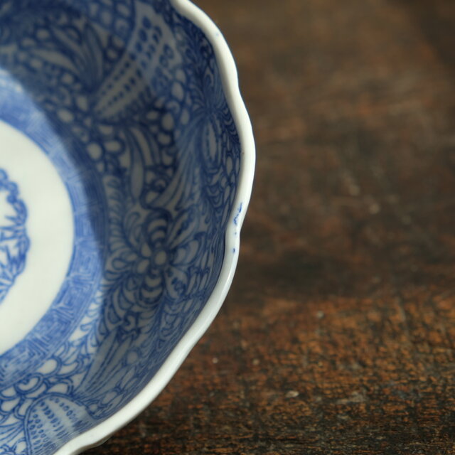 細かな花唐草で素敵◇瀬戸焼 花文印判膾皿 骨董品 antiques 丁寧な